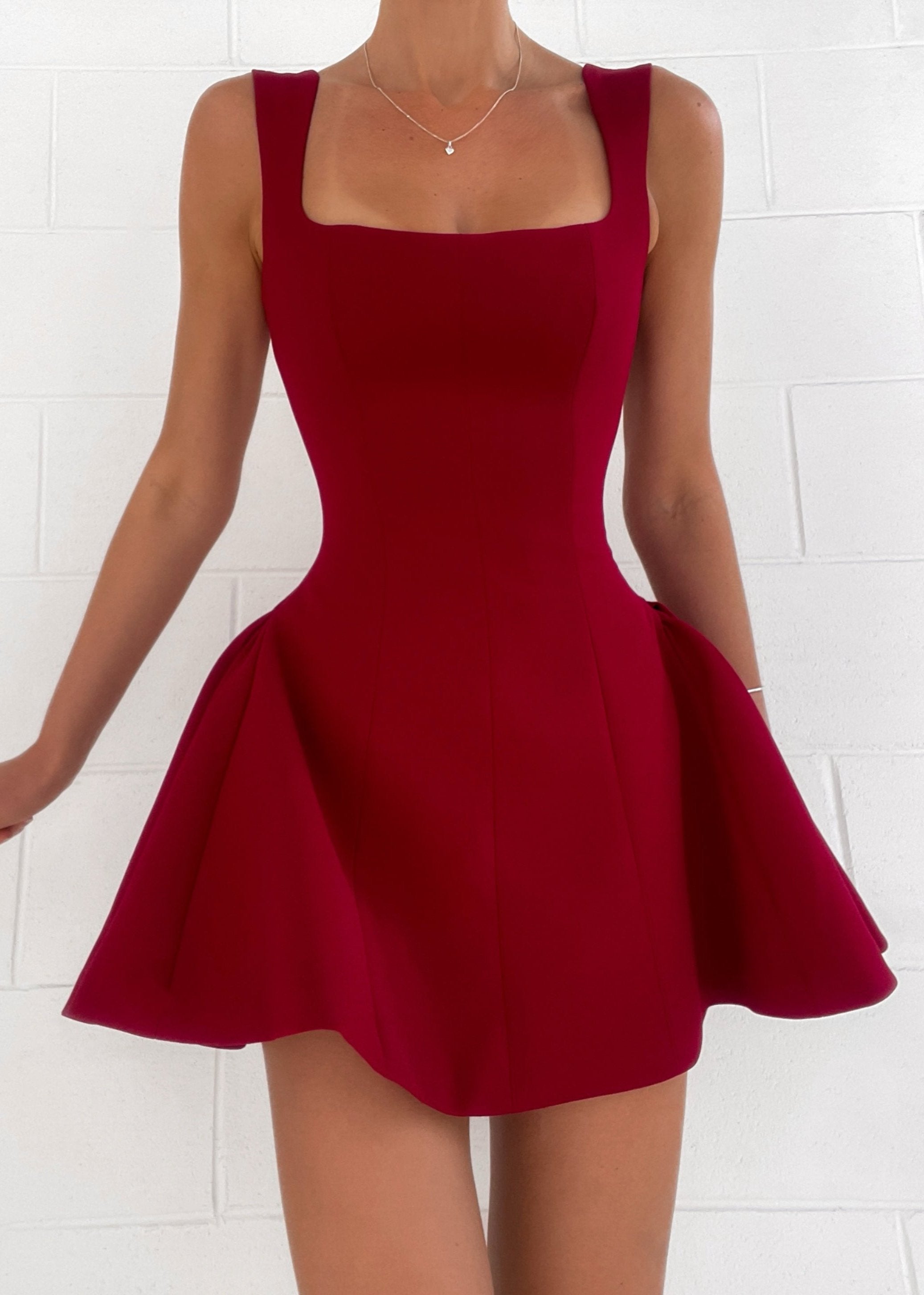 Elegante Korte Avondjurk Dames - Verfijnde Pasvorm van Luxe Stoffen voor Bruiloft en Feest 1