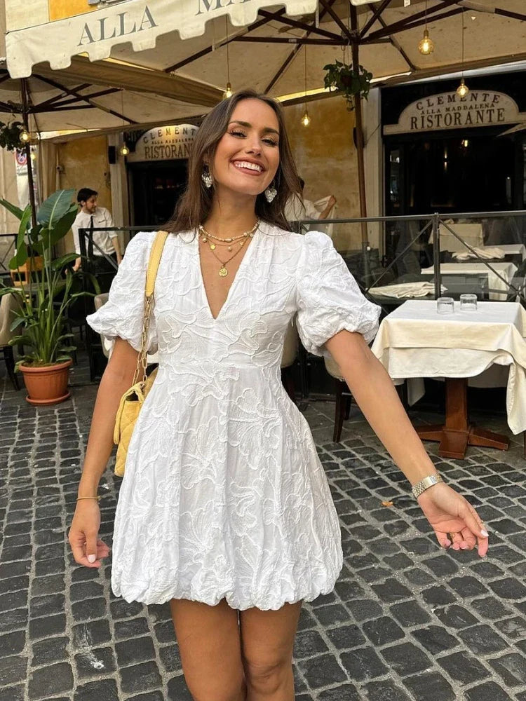 Emma | Elegante Zomerjurk voor Dames met Diepe V-Hals en Ballonrok 2