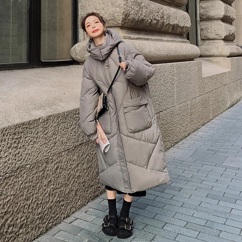 Emma | Trendy Over-the-Knee Donsjack voor Dames met Knoopsluiting 1