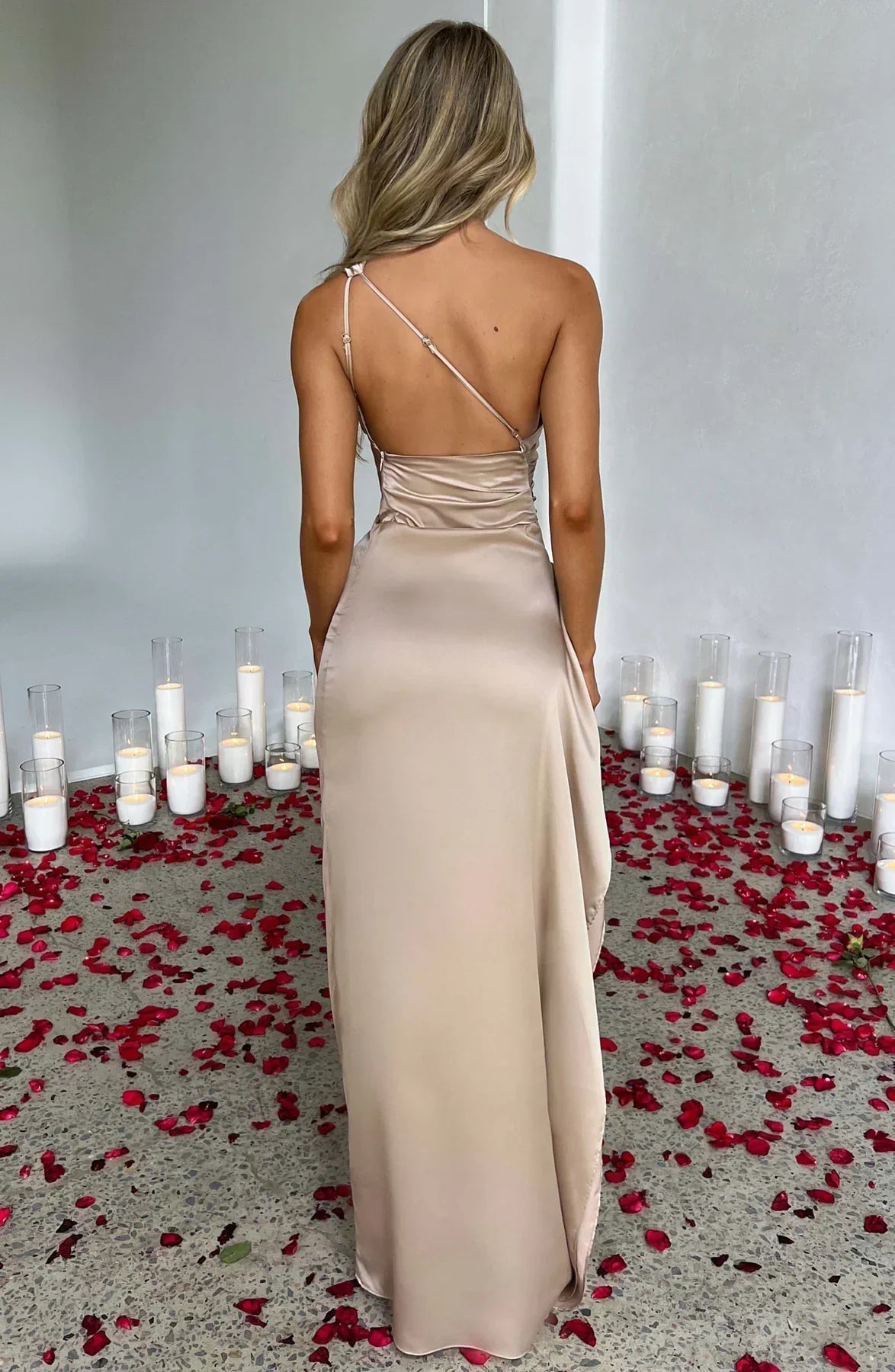 Lotte | Elegante Galajurk voor Dames met Eén Schouderontwerp 4