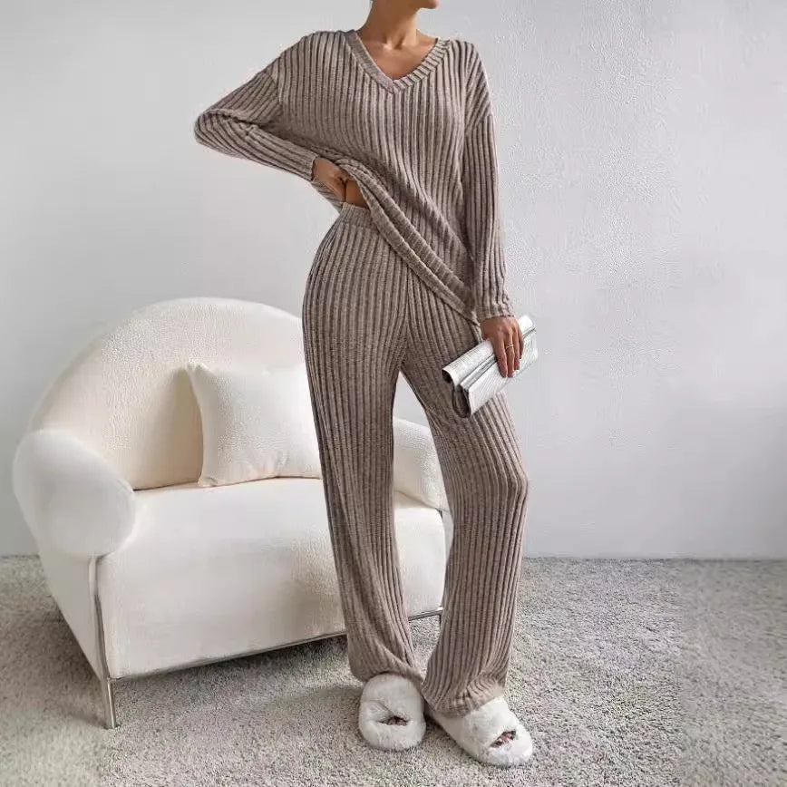 Luna – Geribde Tweedelige Set – V-Hals Trui & Broek – Cozy Lounge Look Dames