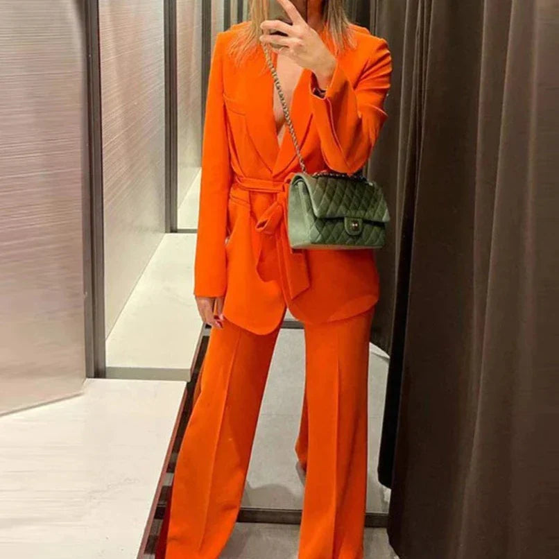 Katja | Tweedelig dames blazer ensemble met vlekafstotende stof en handgemaakte afwerking