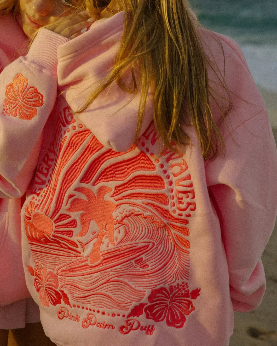 Sophie | Trendy Oversized Hoodie Dames met Tropische Rugprint 0