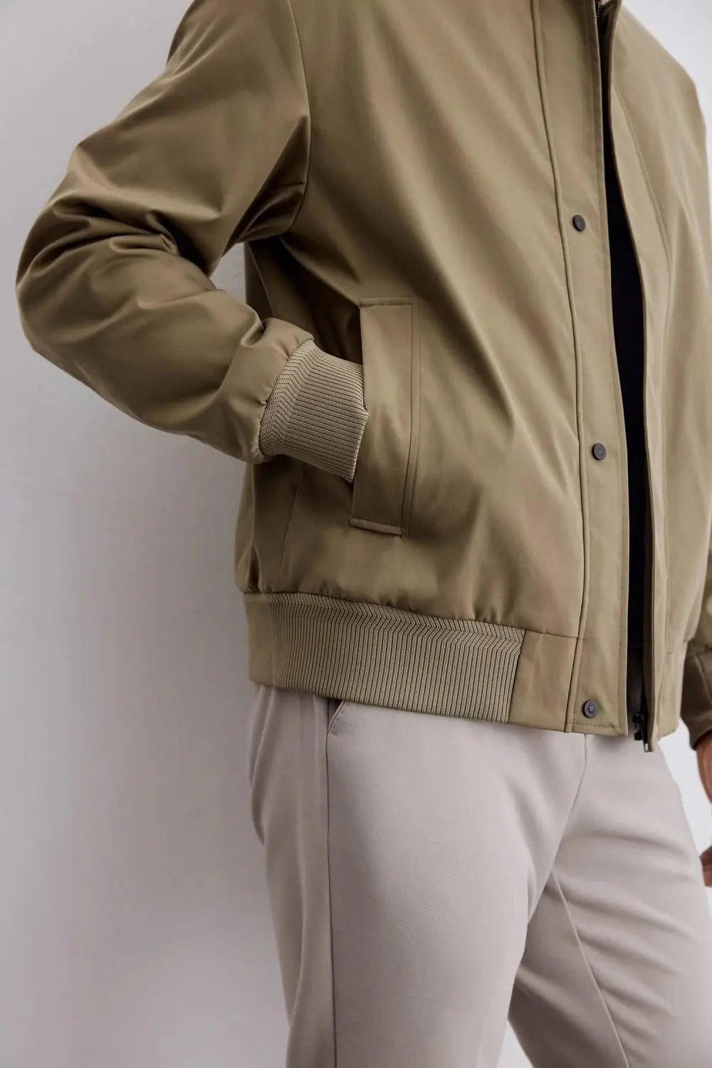 Stijlvolle Herfstjas Dames – Warm en Comfortabel, Perfect voor Koelere Dagen, Beschikbaar in Diverse Maten en Kleuren 8