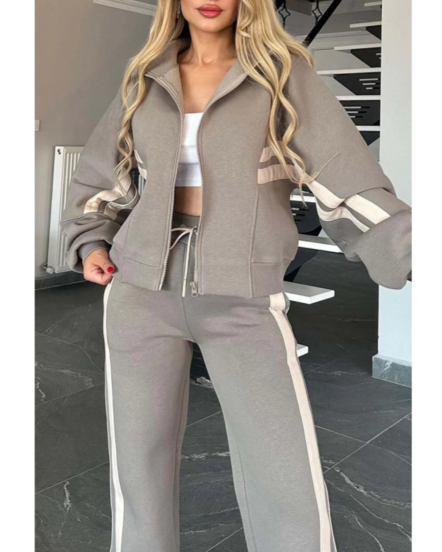 Trendy Dames Trainingsset – Comfortabele Pasvorm, Ademend Materiaal en Modieus Design, Verkrijgbaar in Meerdere Kleuren 6