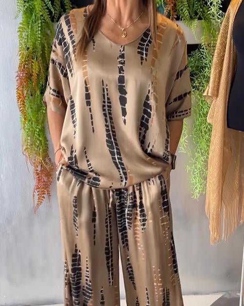 Marnie | Gedessineerde dames tweedelige set met relaxte pasvorm en levendige print