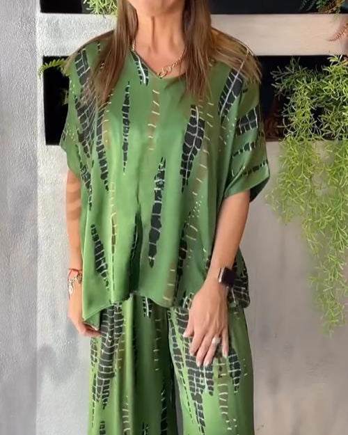 Marnie | Gedessineerde dames tweedelige set met relaxte pasvorm en levendige print