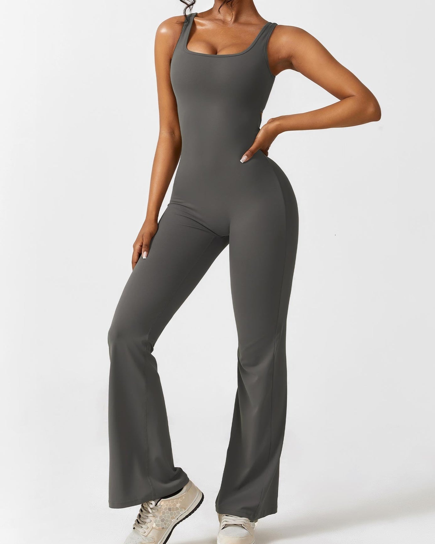 Emma | Zwarte dames jumpsuit met strakke pasvorm en compressieondersteuning