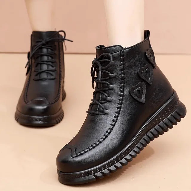 Emma | Chic Zwarte Enkellaarsjes Dames voor Herfst en Winter 0