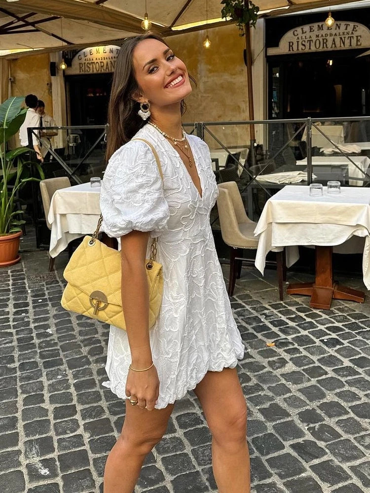 Emma | Elegante Zomerjurk voor Dames met Diepe V-Hals en Ballonrok 3