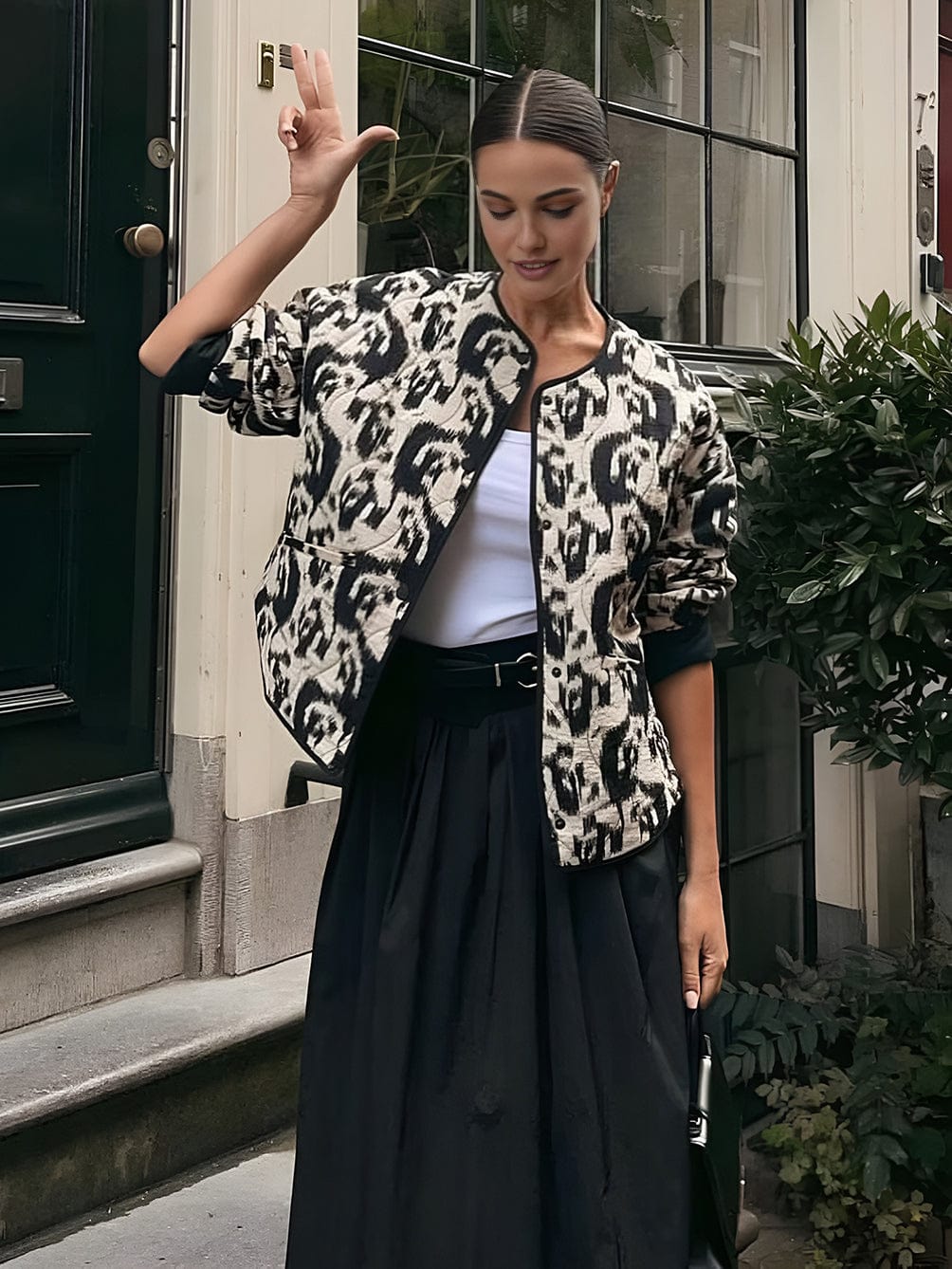 Emma | Lange Dames Jas met Opvallende Dierenprint voor Stijlvolle Look 1