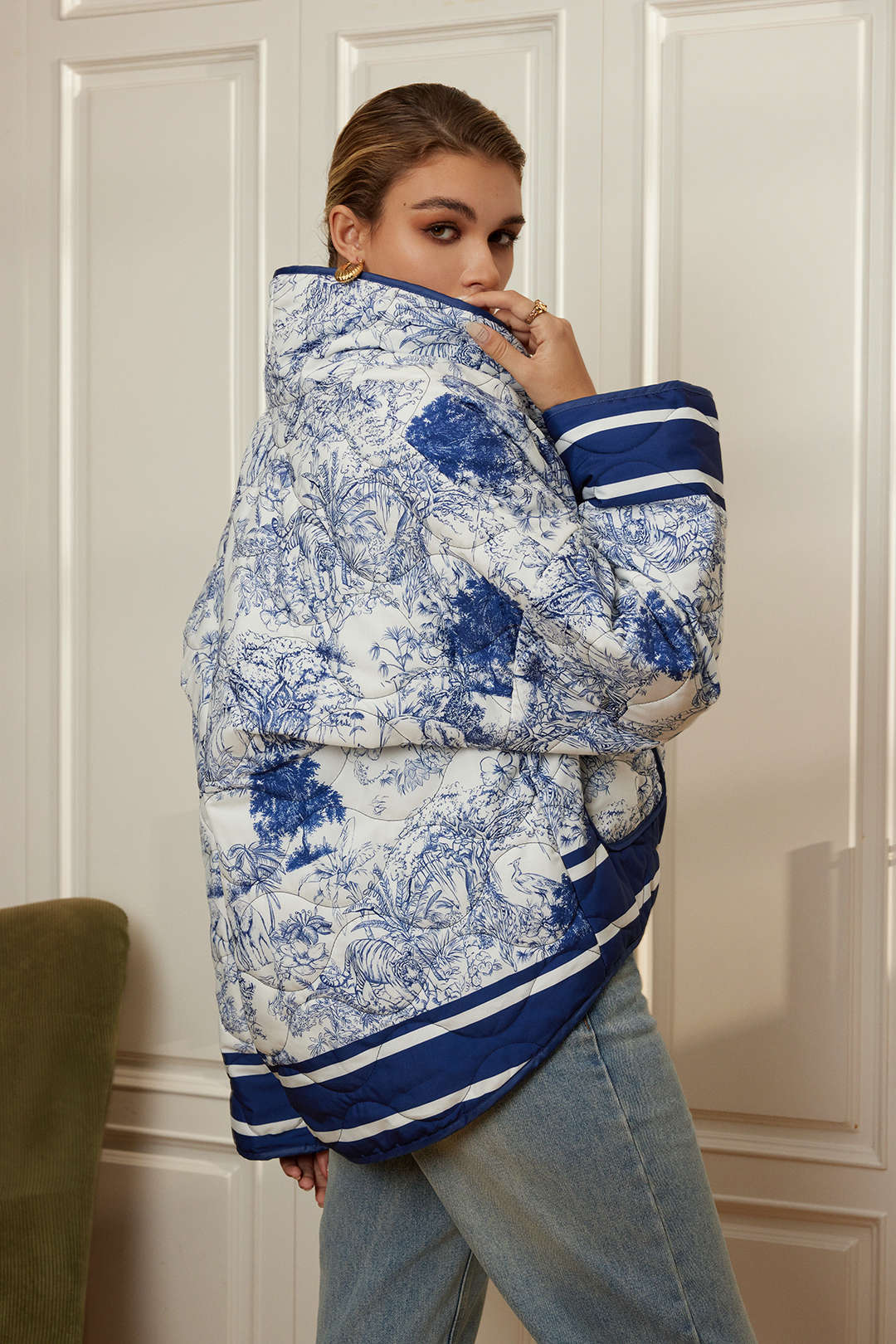 Lotte | Lange Dames Jas Winter met Elegante Bloemenprint en Comfortabele Pasvorm 4