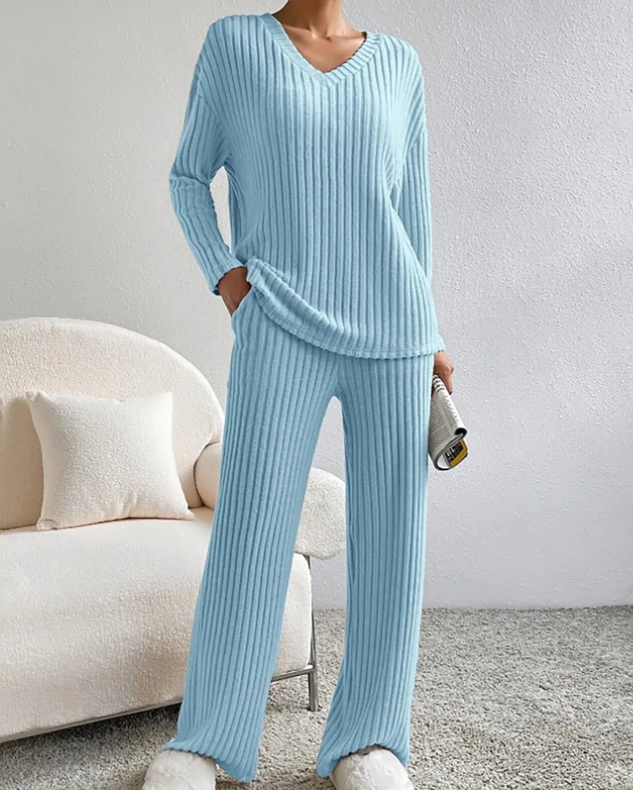 Luna – Geribde Tweedelige Set – V-Hals Trui & Broek – Cozy Lounge Look Dames