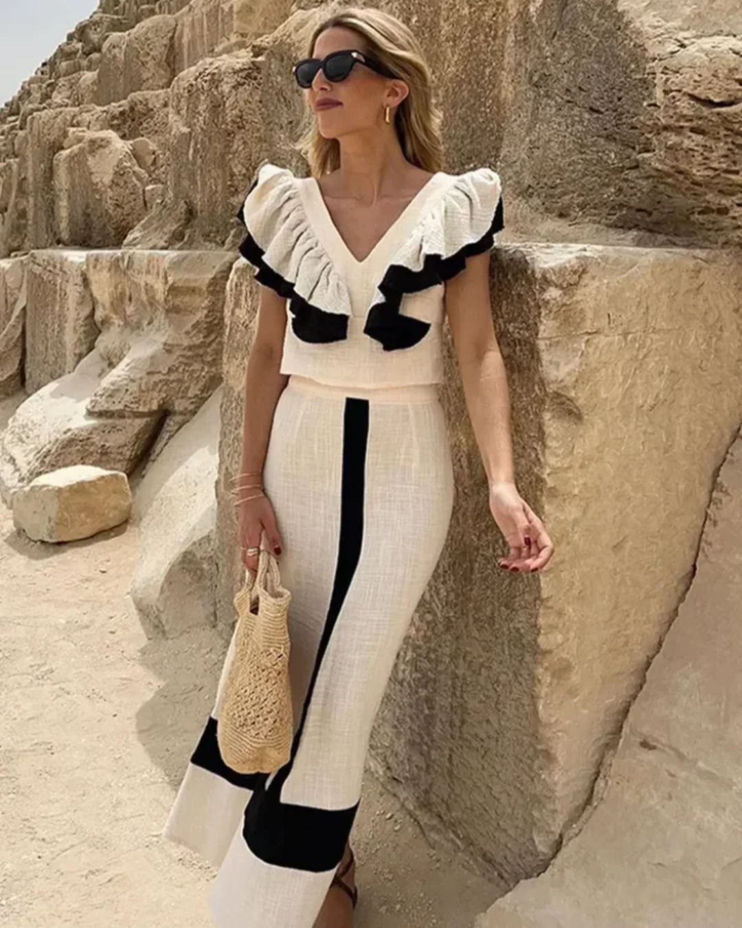 Emery | Gedessineerde dames tweedelige set met ruches en elegante rok