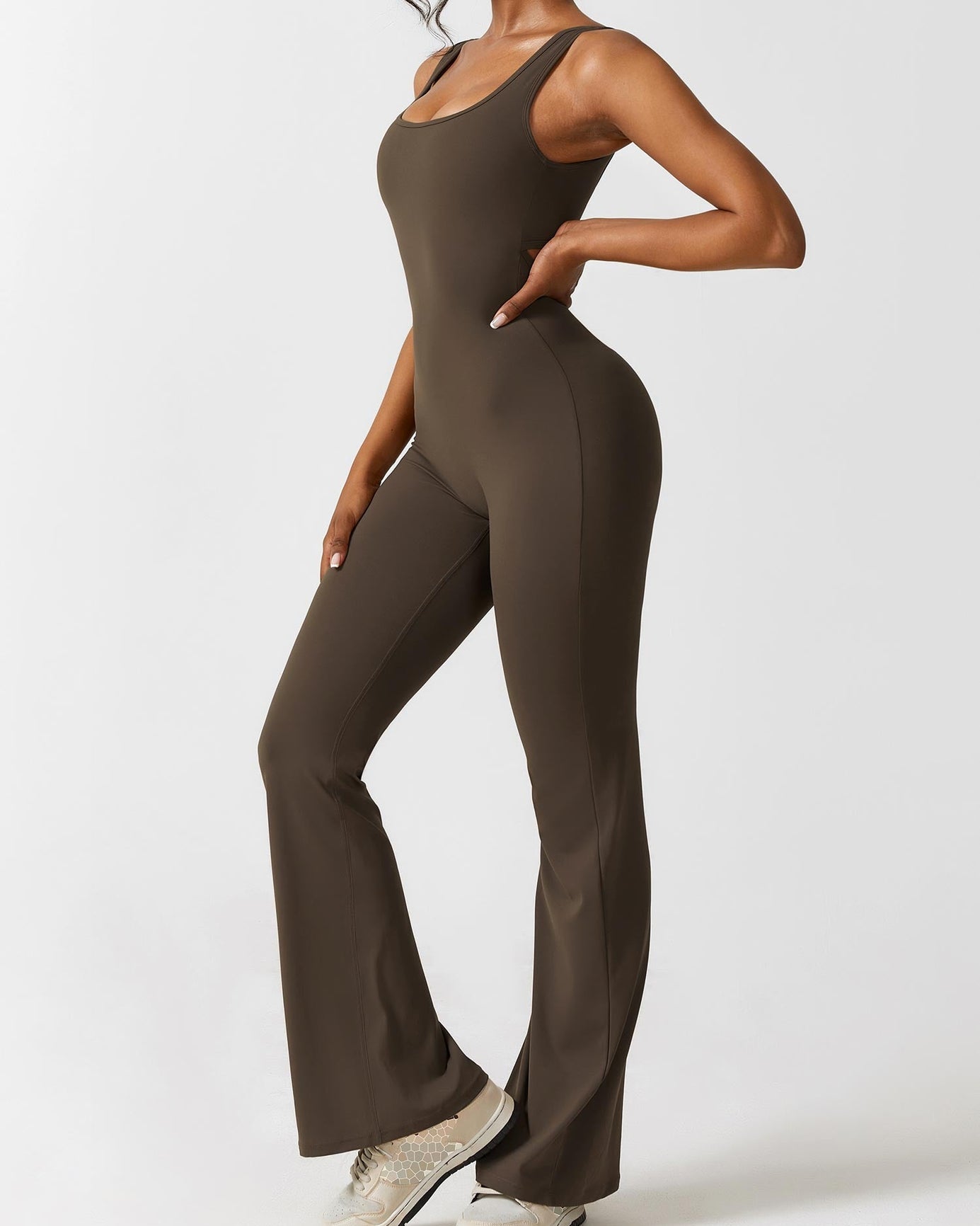 Emma | Zwarte dames jumpsuit met strakke pasvorm en compressieondersteuning